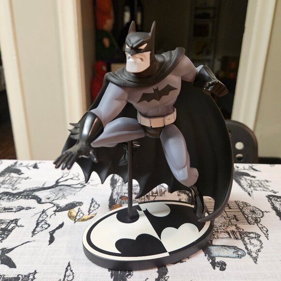DC Direct Batman Black & White Animated Series 7" Statue 1875/4000 Bruce Timm - Picture 1 of 12